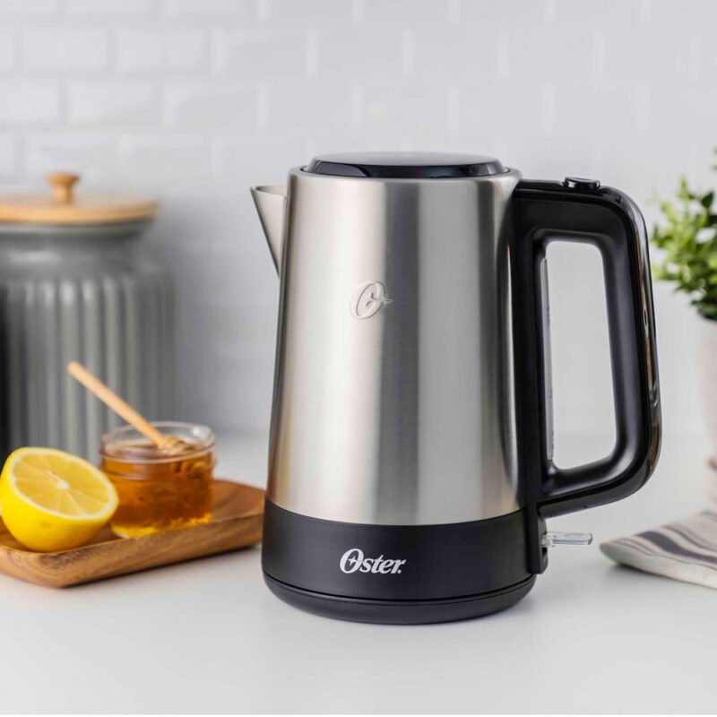 Hervidor eléctrico Oster® de acero inoxidable 1.7 lt BVSTKE671 (1)